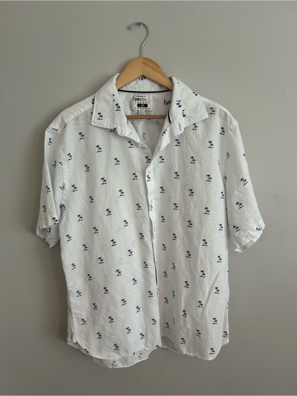 Joseph Abboud White Short-Sleeve Button-Up Shirt with Navy Palm Motif